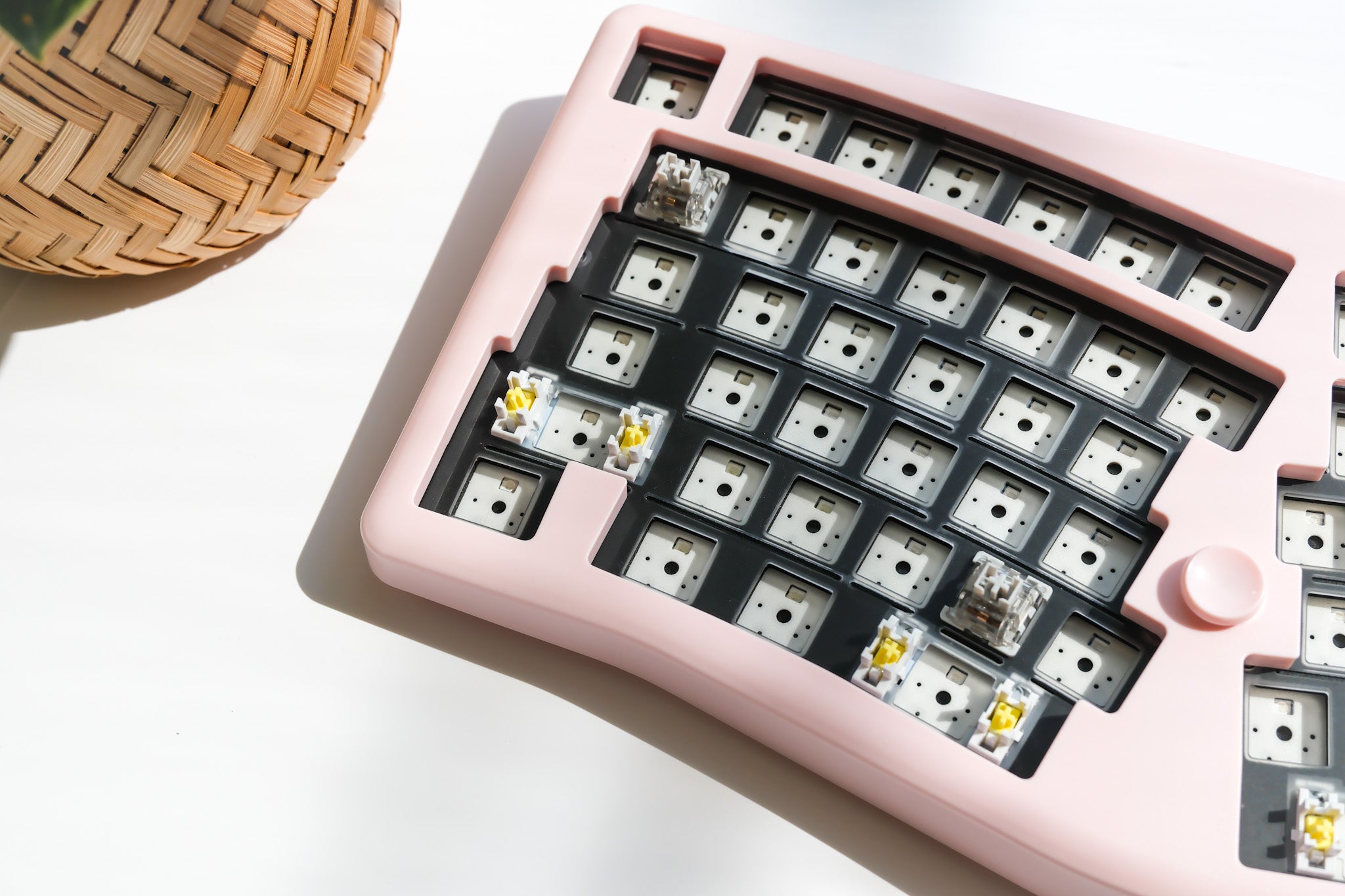Alice75 Pink | Mechanical Keyboard Barebone